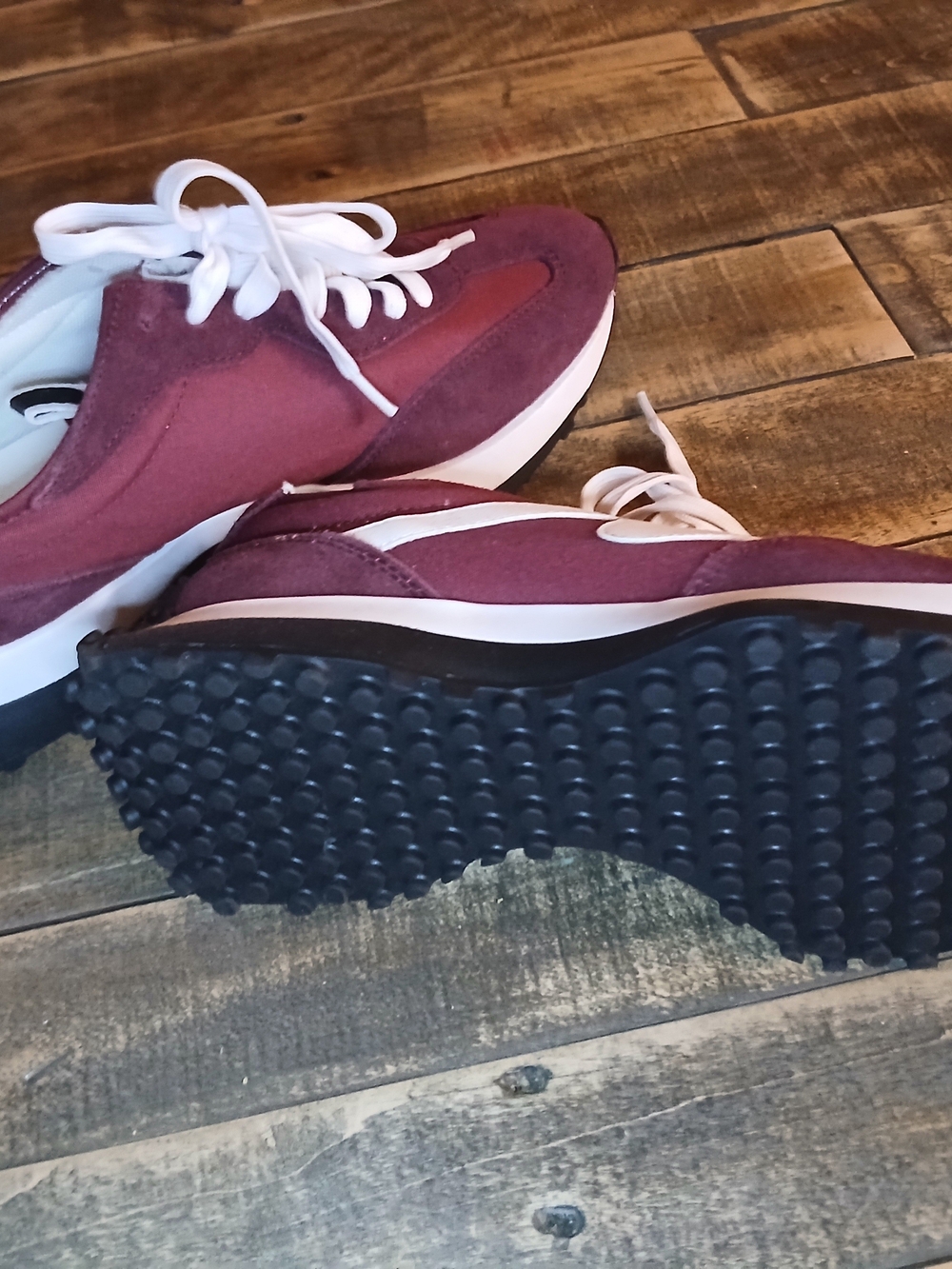 Steve Madden Burgundy Suede Sneakers with White Accent - Picture 4 of 4